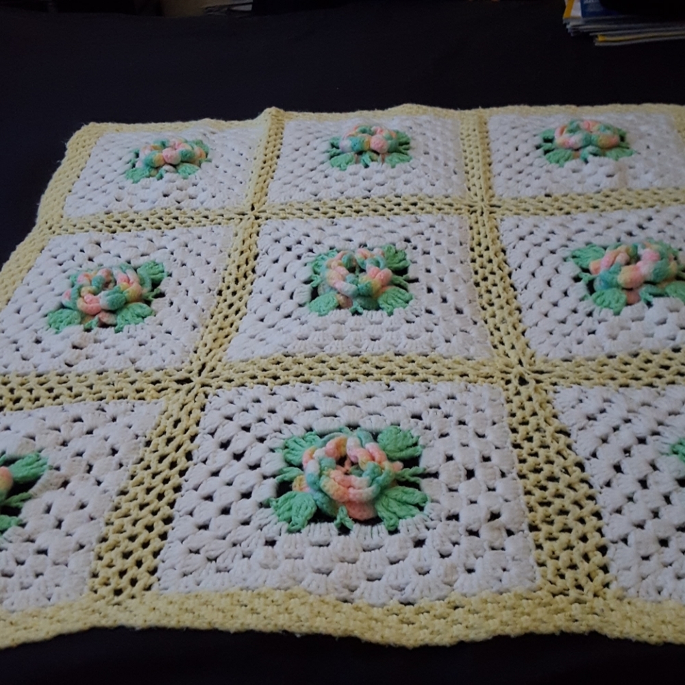 Crochet Blanket. - Picture 3 of 7
